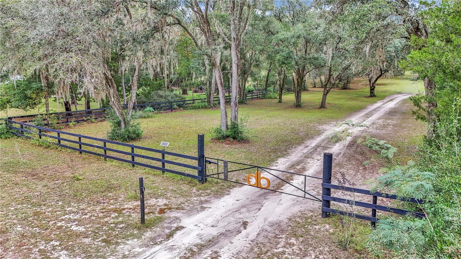19597 SE 70TH LN, MORRISTON, FL — photo 2