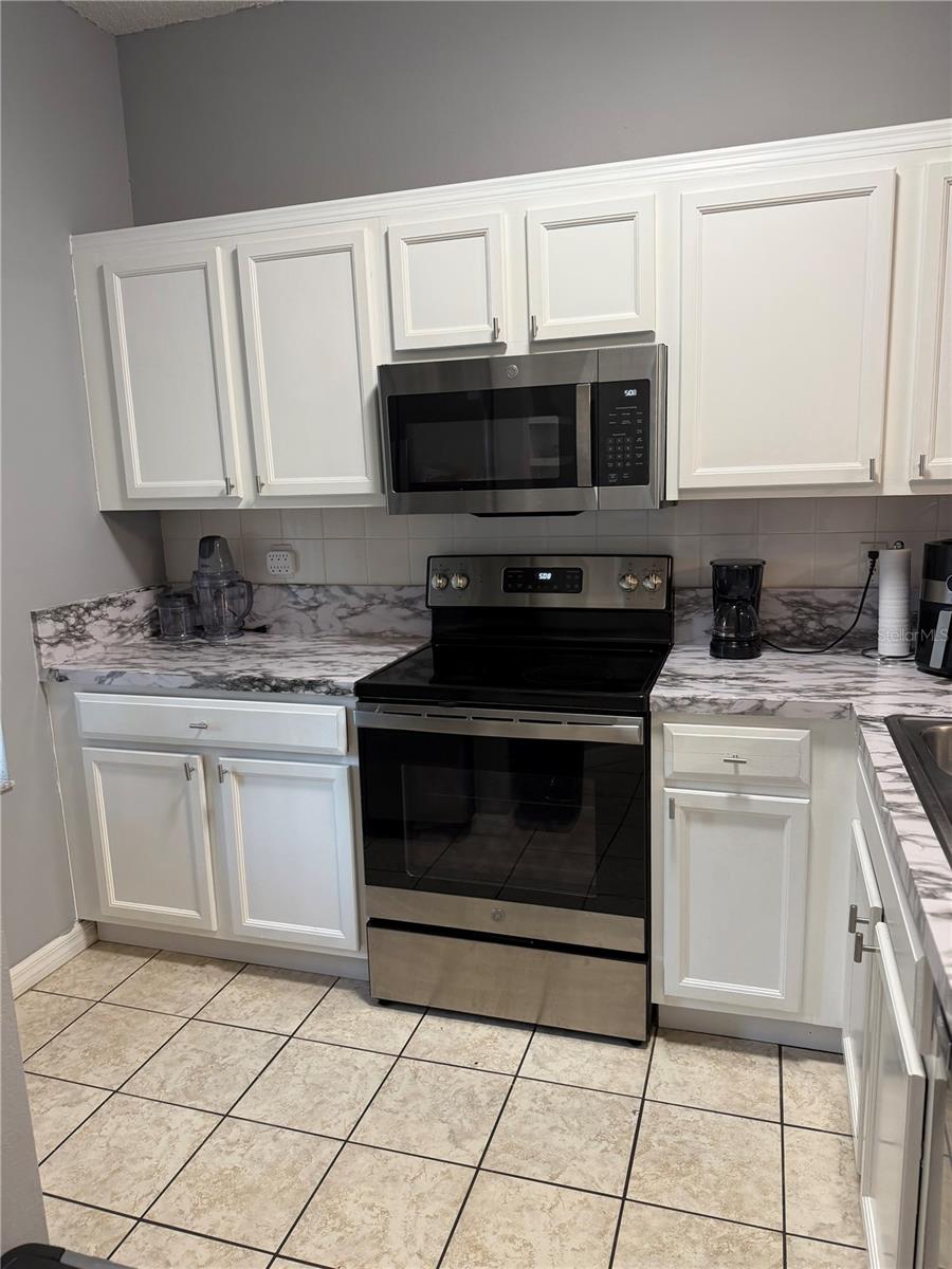 1090 PARK RIDGE CIR, KISSIMMEE, FL — photo 4