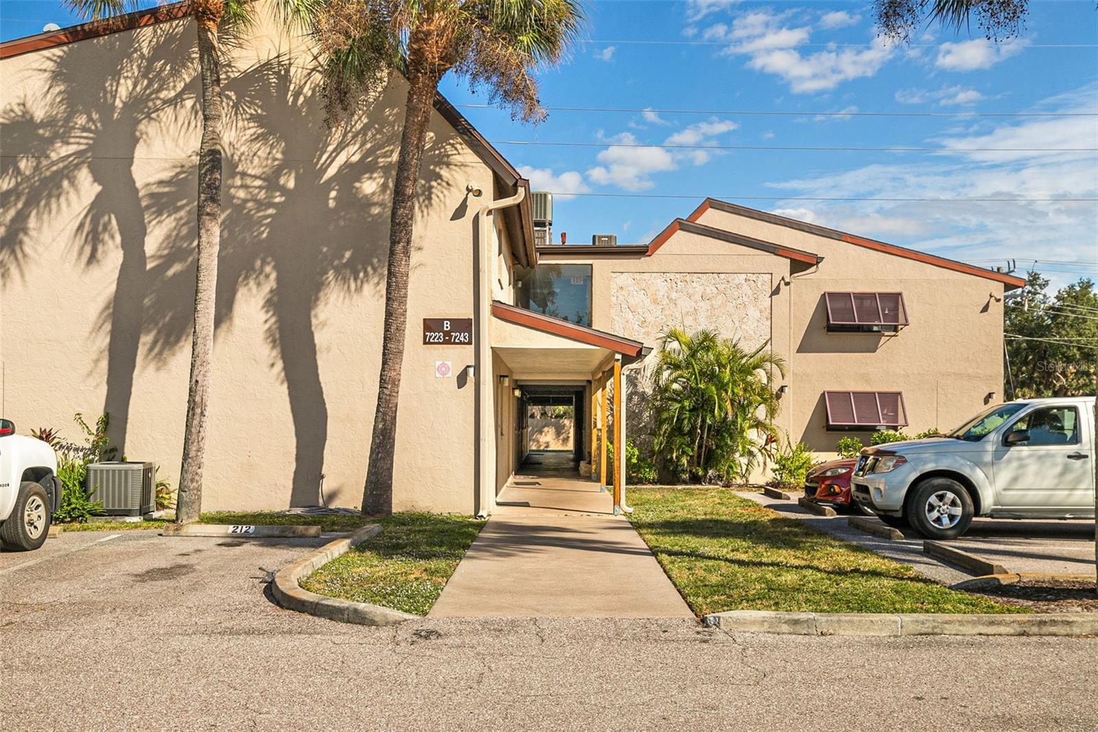 7223 CLOISTER DR #111, SARASOTA, FL — photo 2