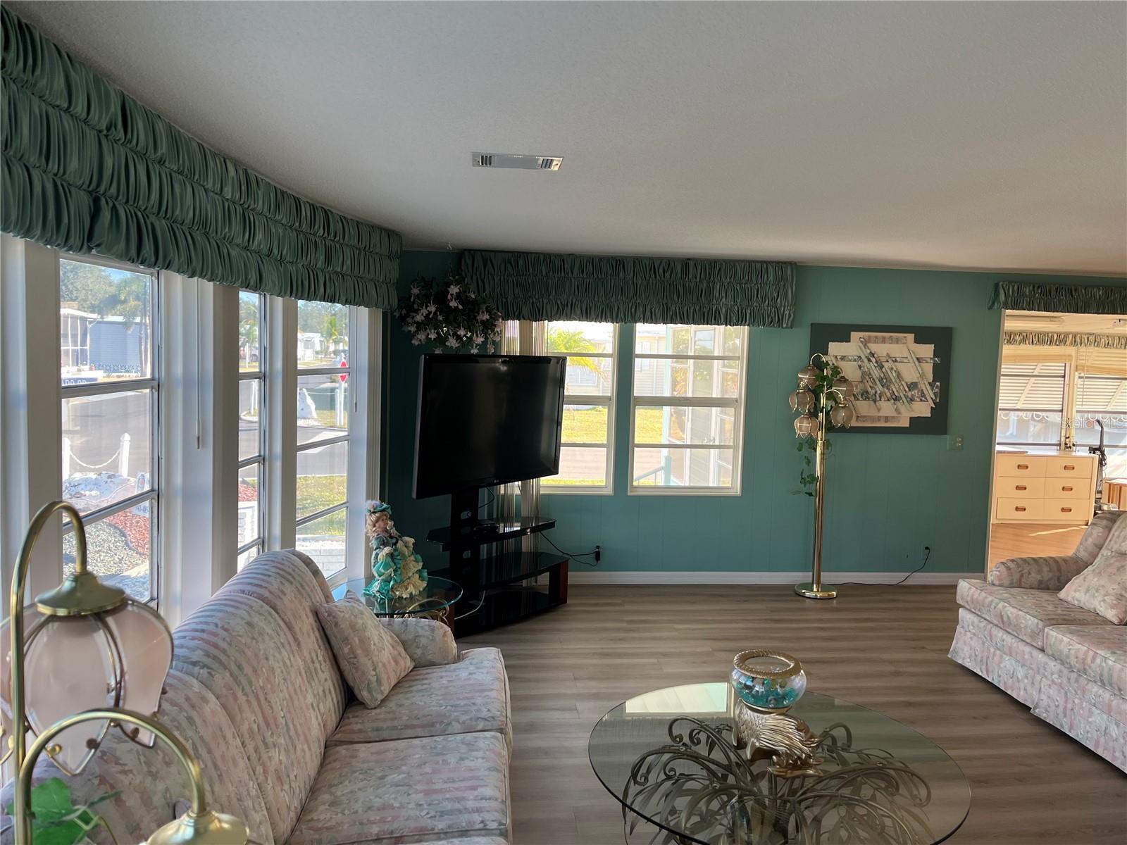 518 CERVINA DR N, VENICE, FL — photo 12
