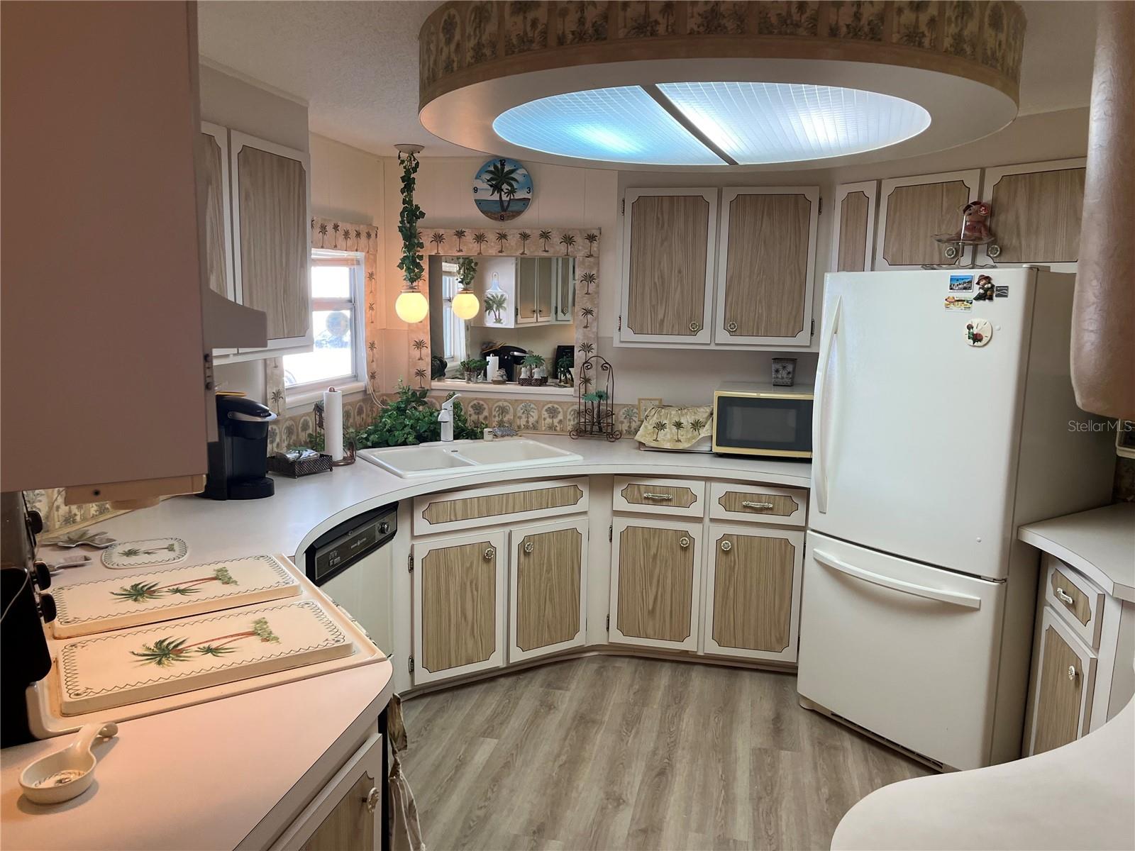 518 CERVINA DR N, VENICE, FL — photo 27