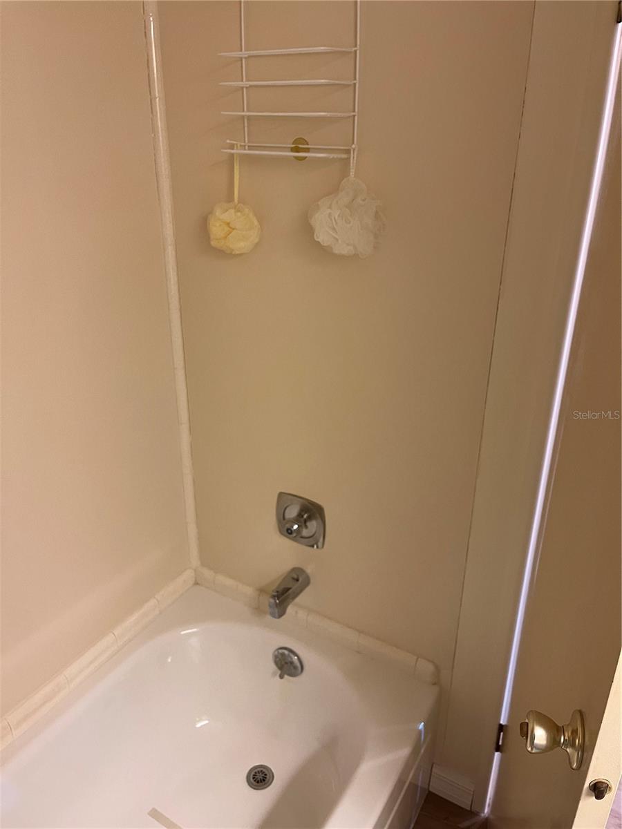518 CERVINA DR N, VENICE, FL — photo 38