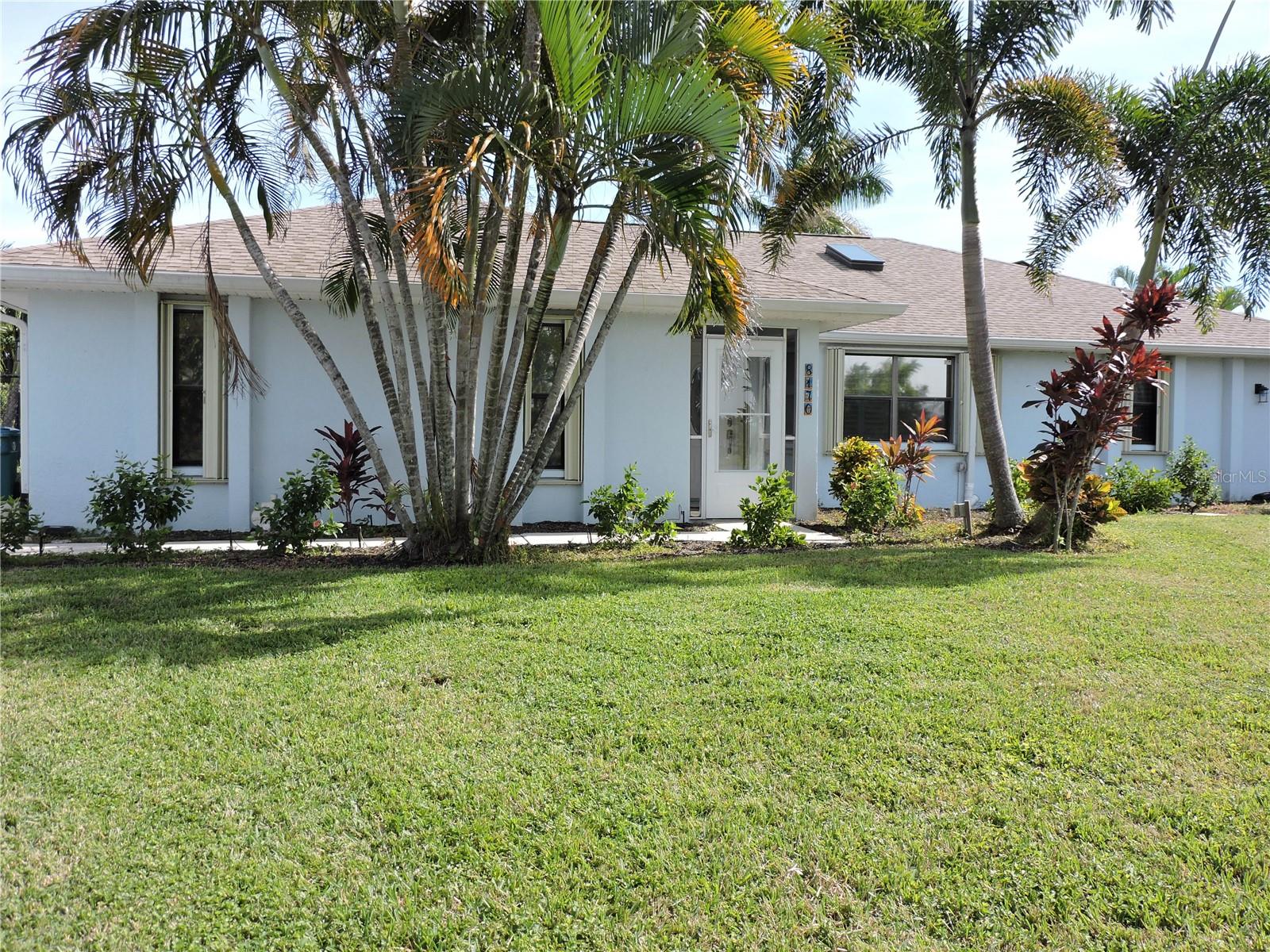 8170 CASA DE MEADOWS DR, ENGLEWOOD, FL — photo 2