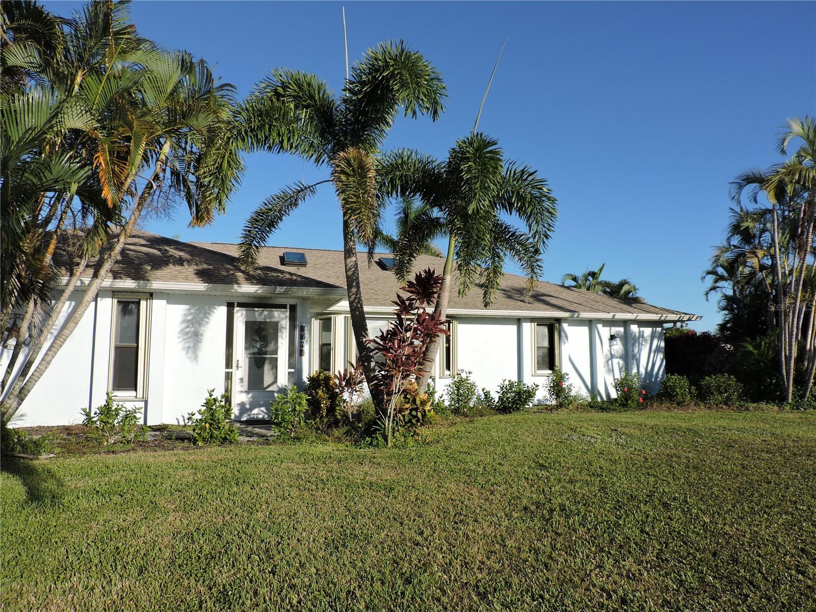 8170 CASA DE MEADOWS DR, ENGLEWOOD, FL — photo 3
