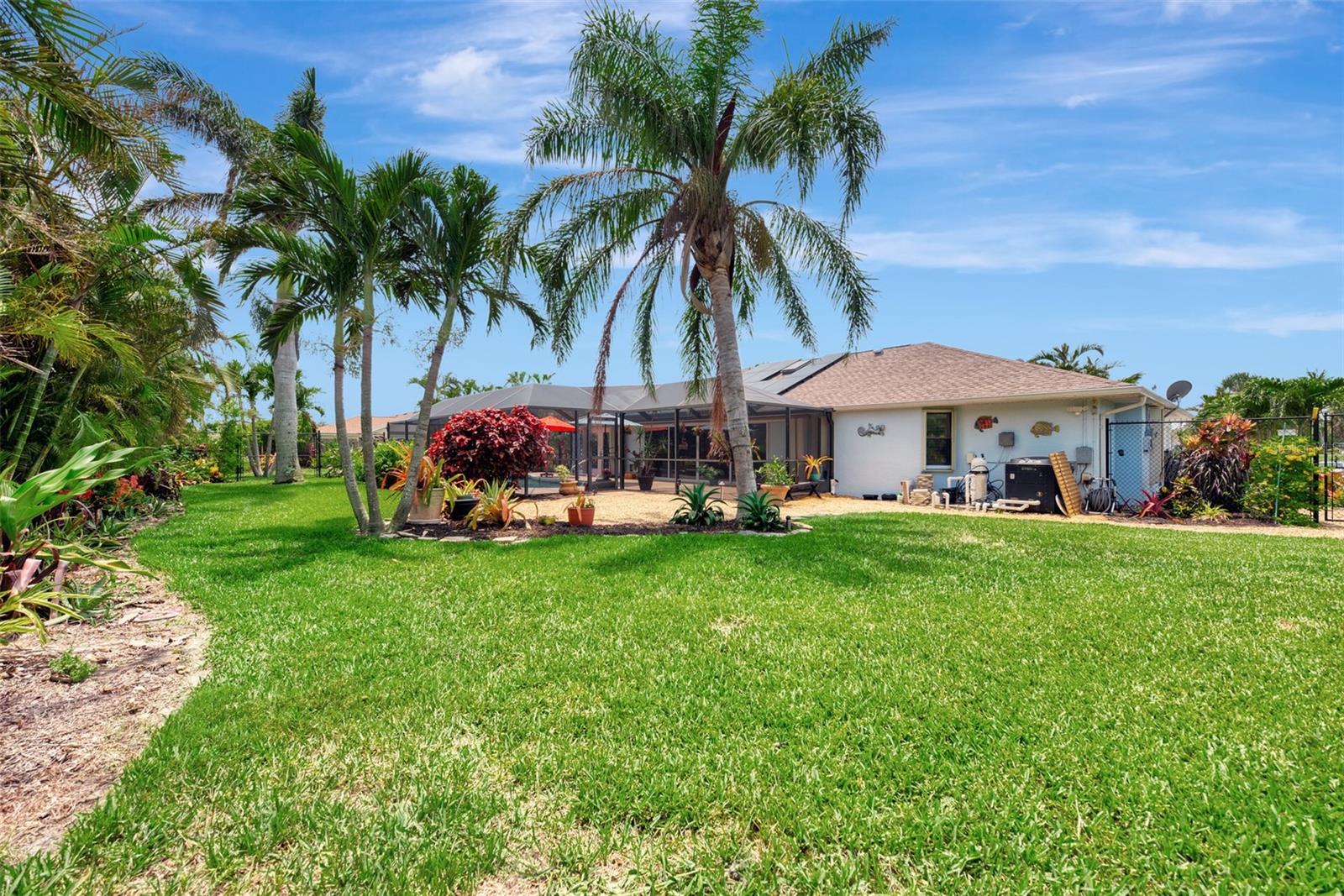 8170 CASA DE MEADOWS DR, ENGLEWOOD, FL — photo 9