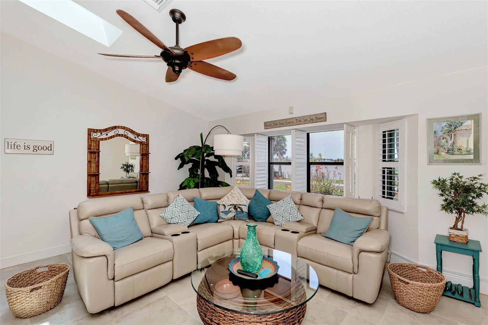 8170 CASA DE MEADOWS DR, ENGLEWOOD, FL — photo 12
