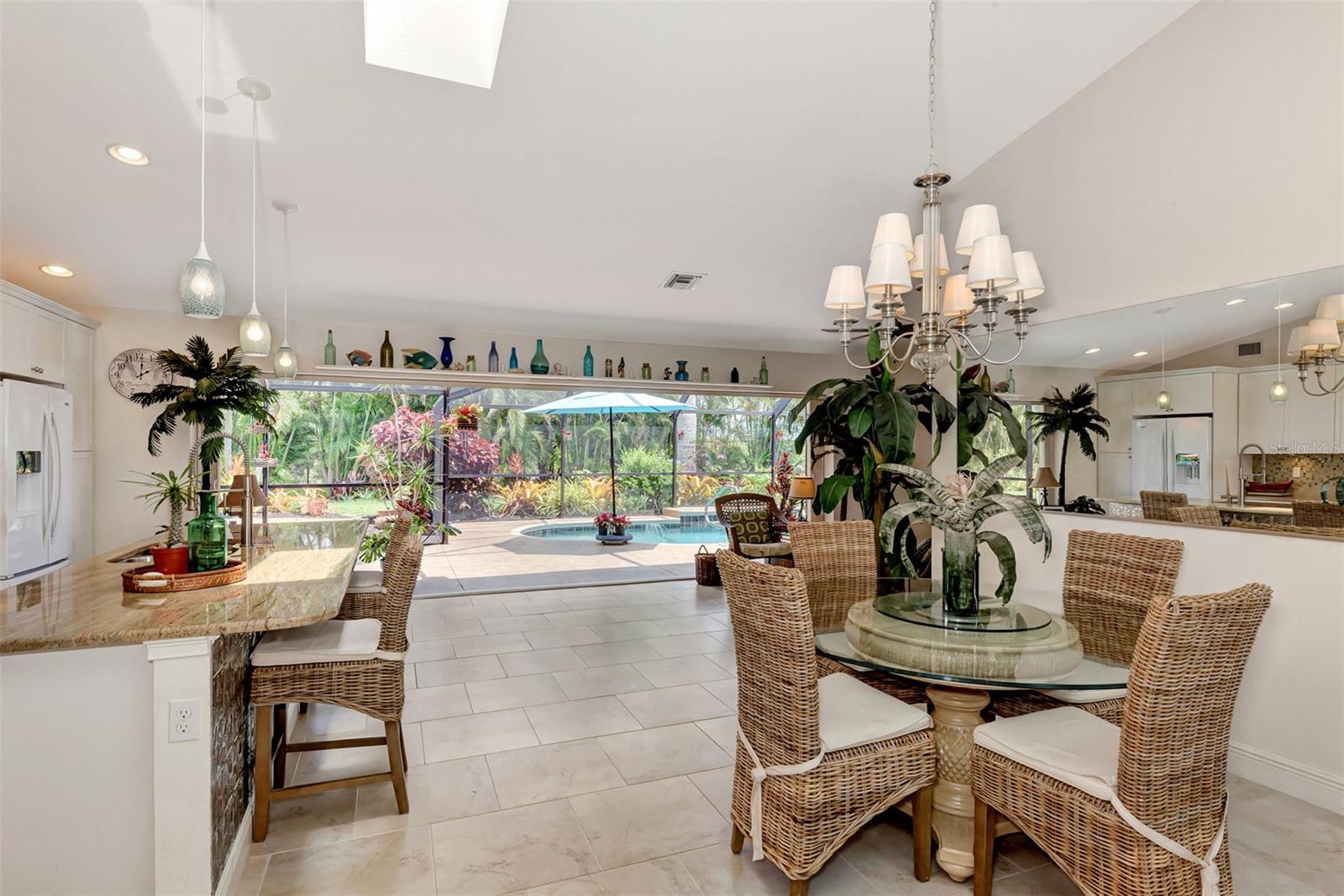 8170 CASA DE MEADOWS DR, ENGLEWOOD, FL — photo 17
