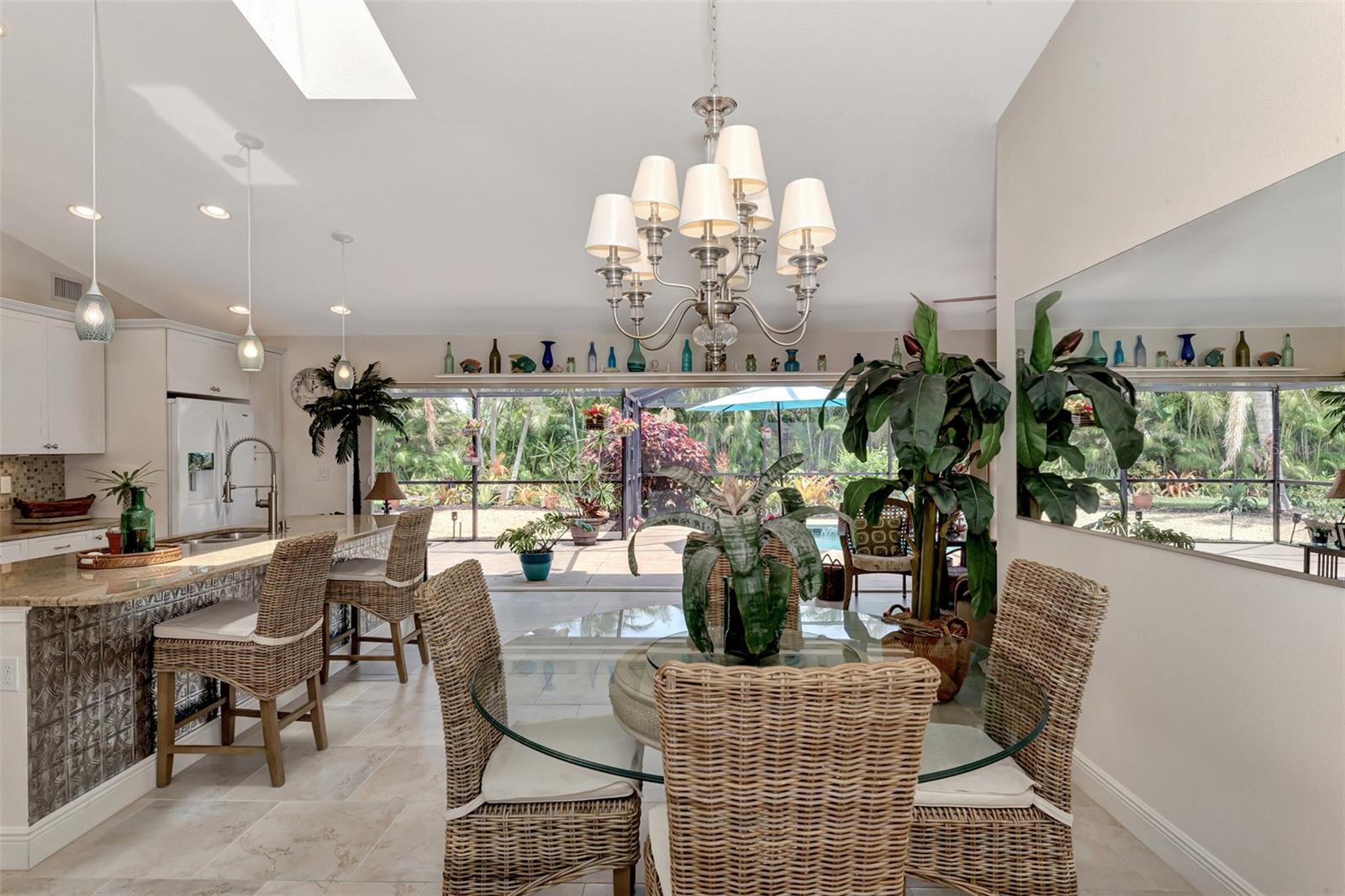 8170 CASA DE MEADOWS DR, ENGLEWOOD, FL — photo 18