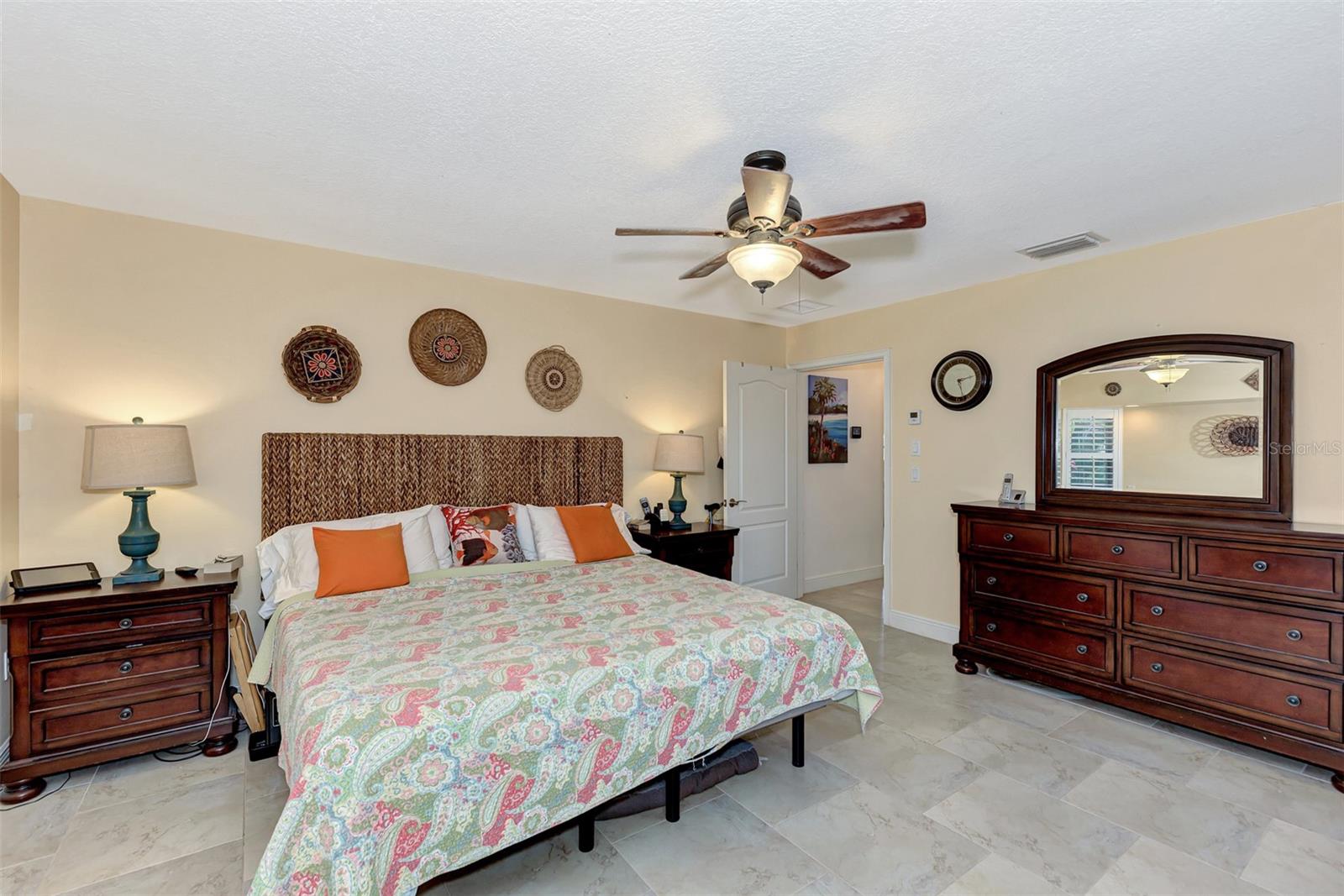 8170 CASA DE MEADOWS DR, ENGLEWOOD, FL — photo 31
