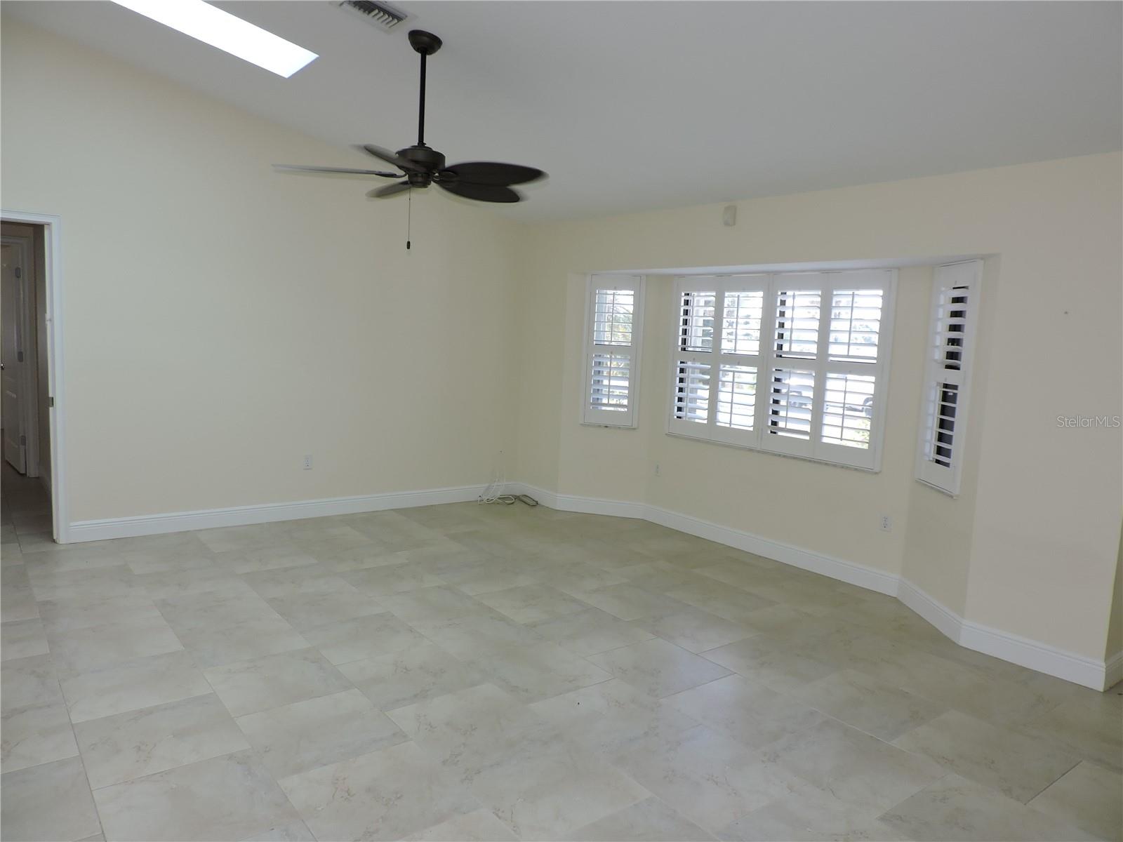 8170 CASA DE MEADOWS DR, ENGLEWOOD, FL — photo 43