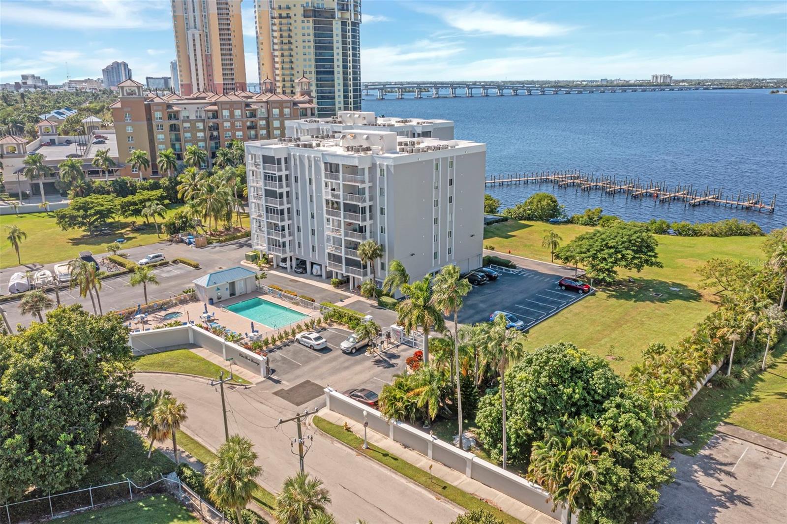 2875 PALM BEACH BLVD #205, FORT MYERS, FL — photo 3