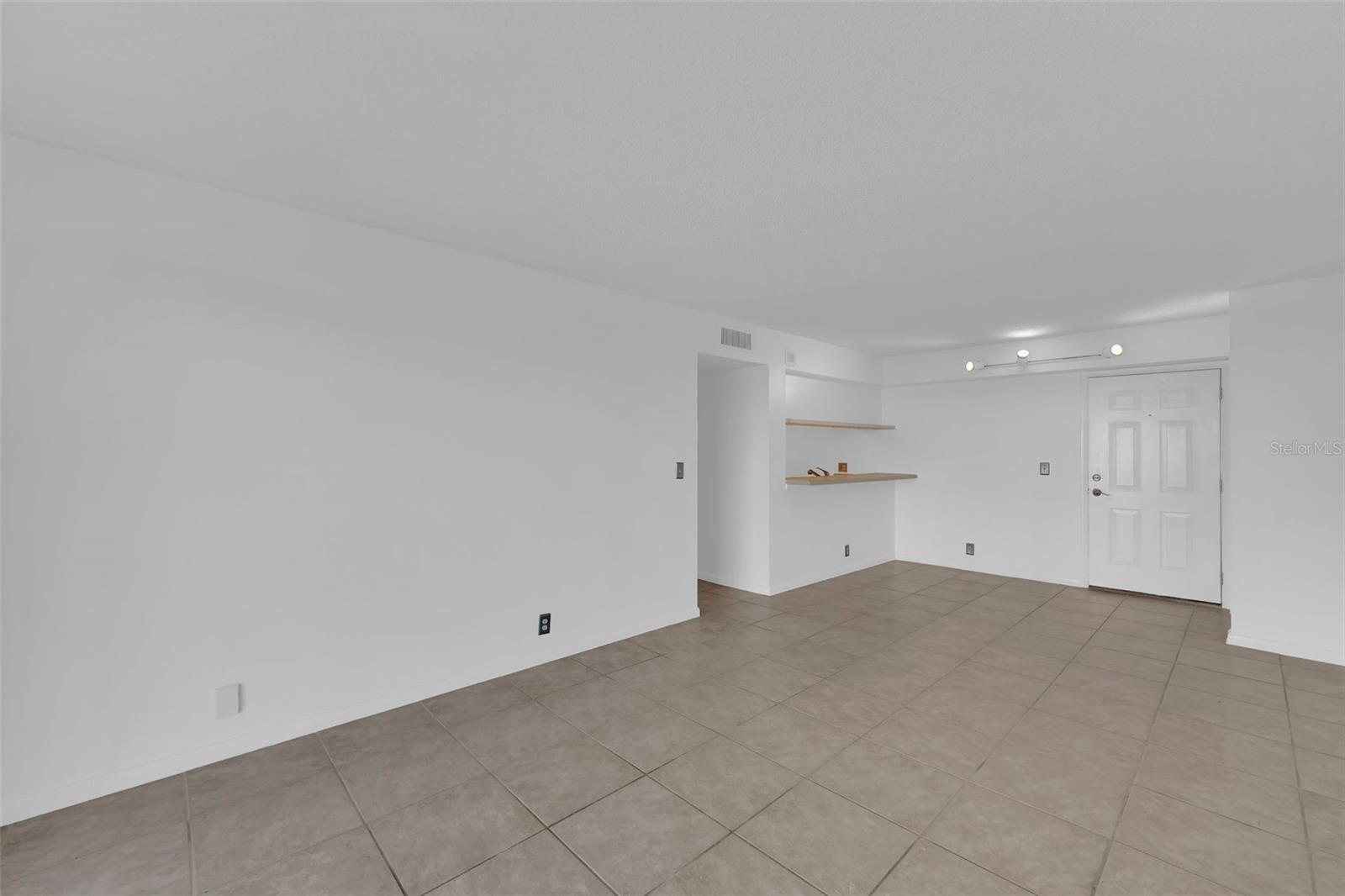 2875 PALM BEACH BLVD #205, FORT MYERS, FL — photo 6