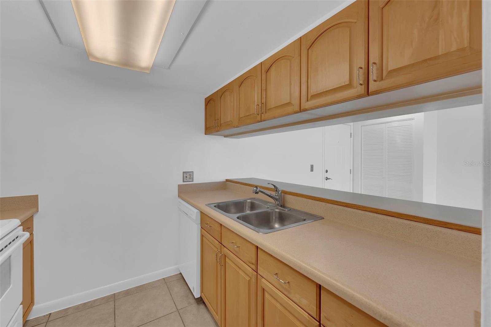 2875 PALM BEACH BLVD #205, FORT MYERS, FL — photo 9