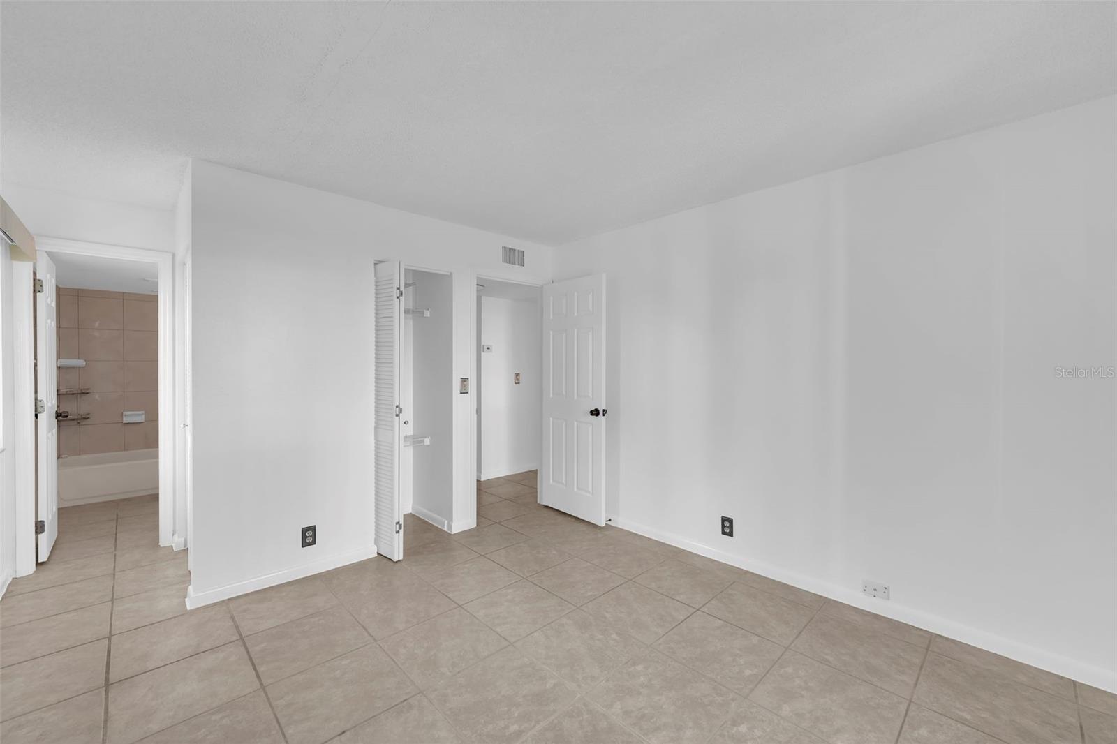 2875 PALM BEACH BLVD #205, FORT MYERS, FL — photo 14