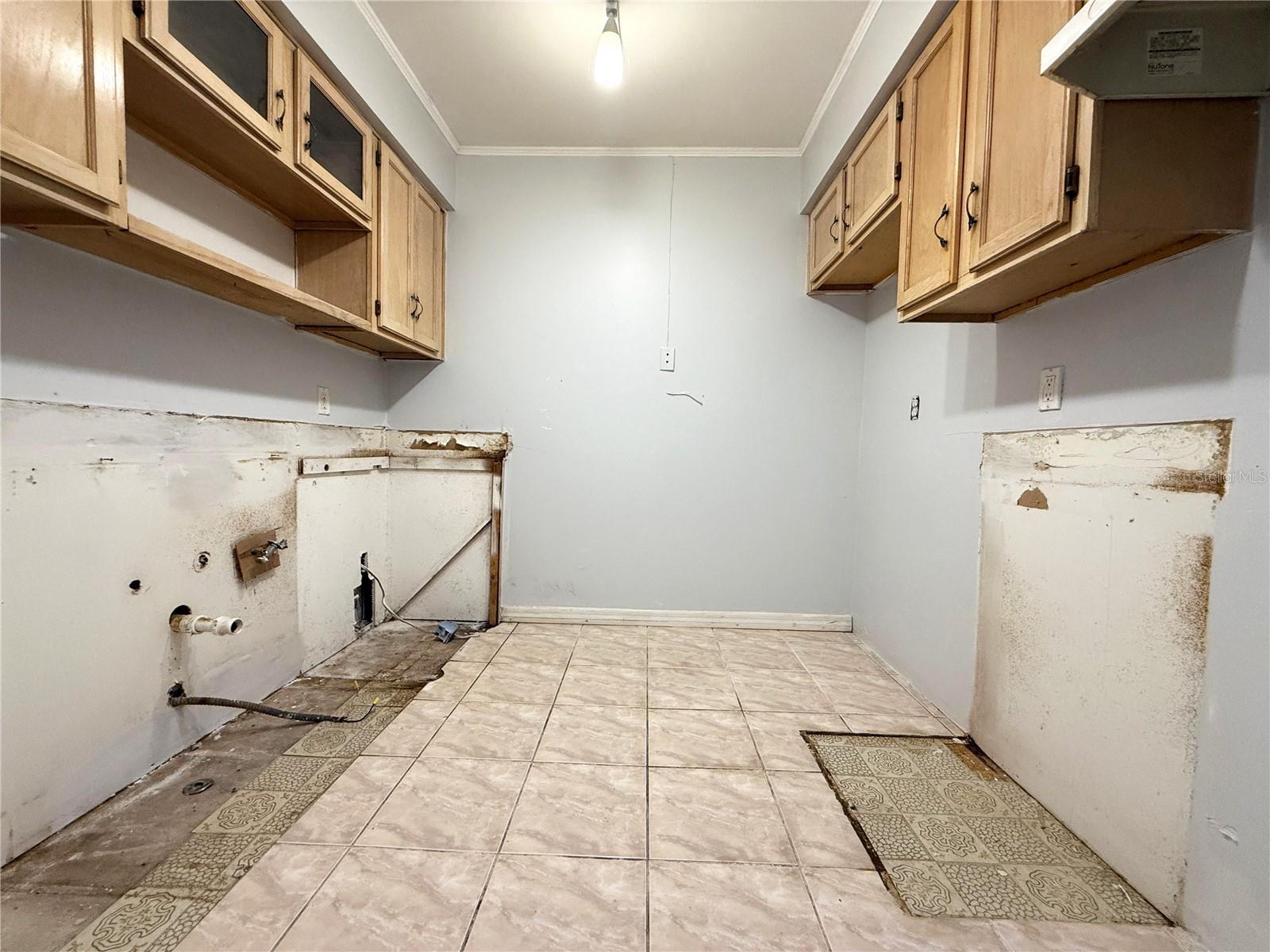 9002 TUDOR DR #K201, TAMPA, FL — photo 21