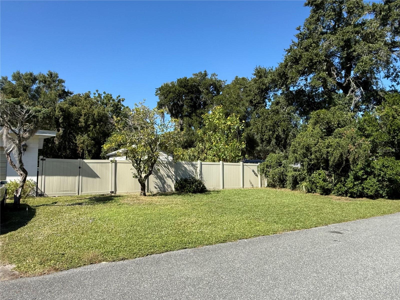 2200 BUTLER ST, LEESBURG, FL — photo 10