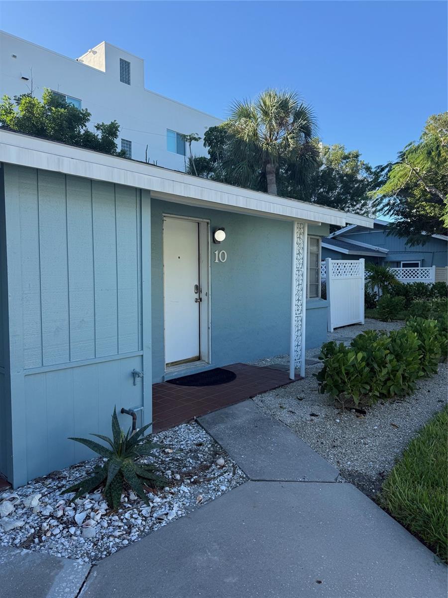 170 ROOSEVELT DR #10, SARASOTA, FL
