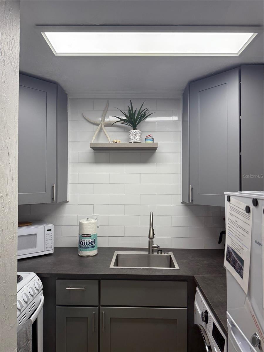 170 ROOSEVELT DR #10, SARASOTA, FL — photo 4