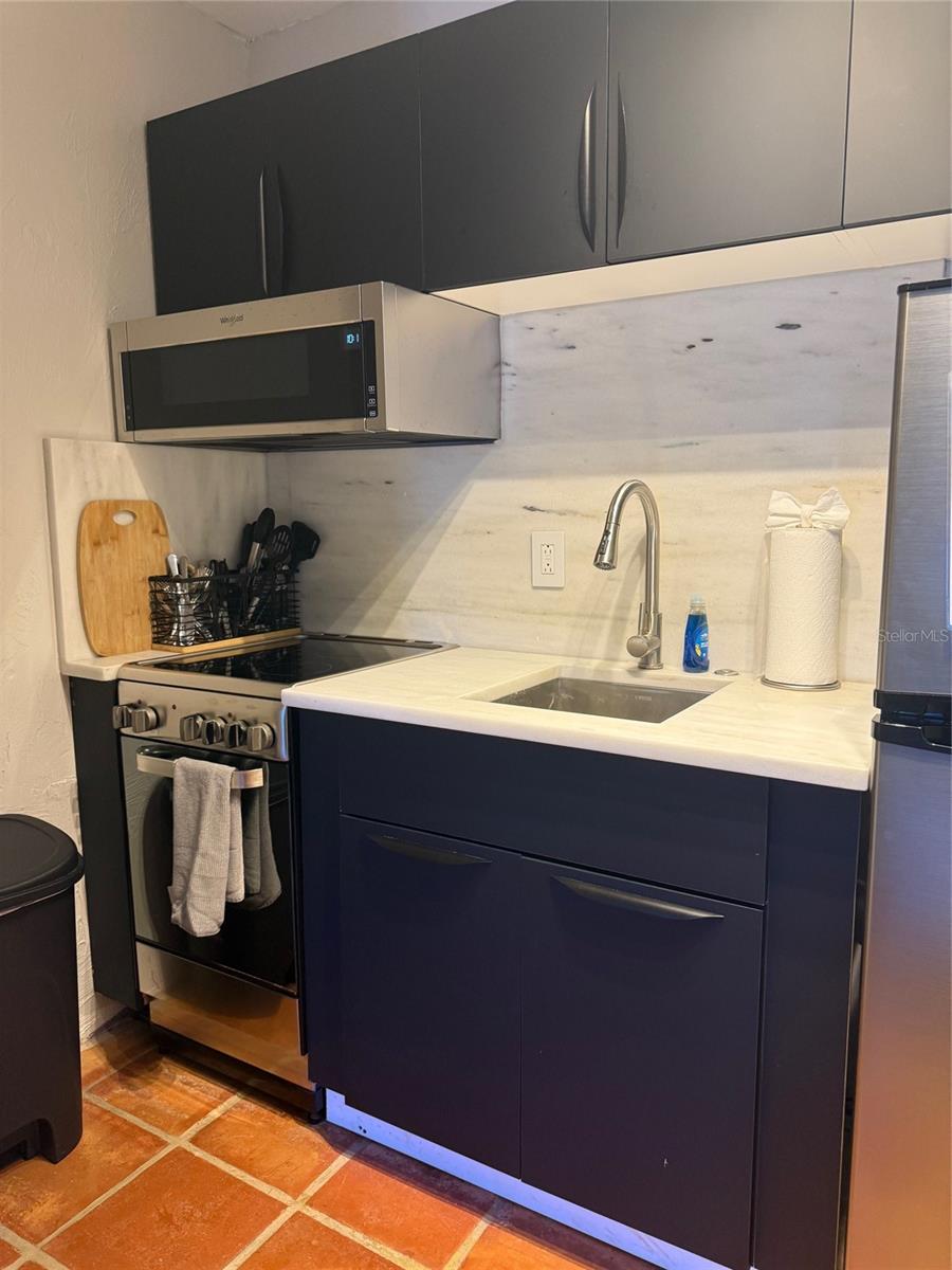 170 ROOSEVELT DR #10, SARASOTA, FL — photo 11