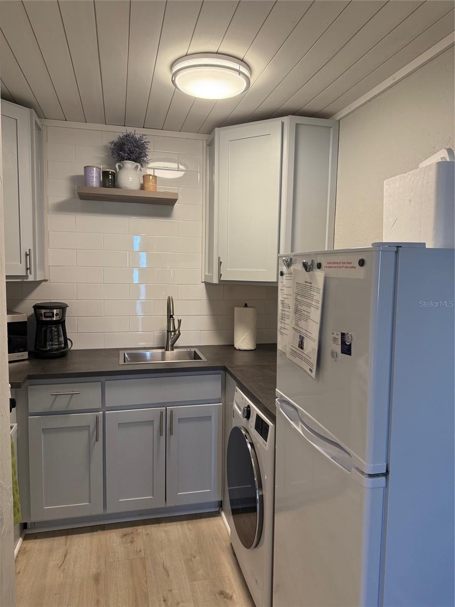 170 ROOSEVELT DR #10, SARASOTA, FL — photo 12