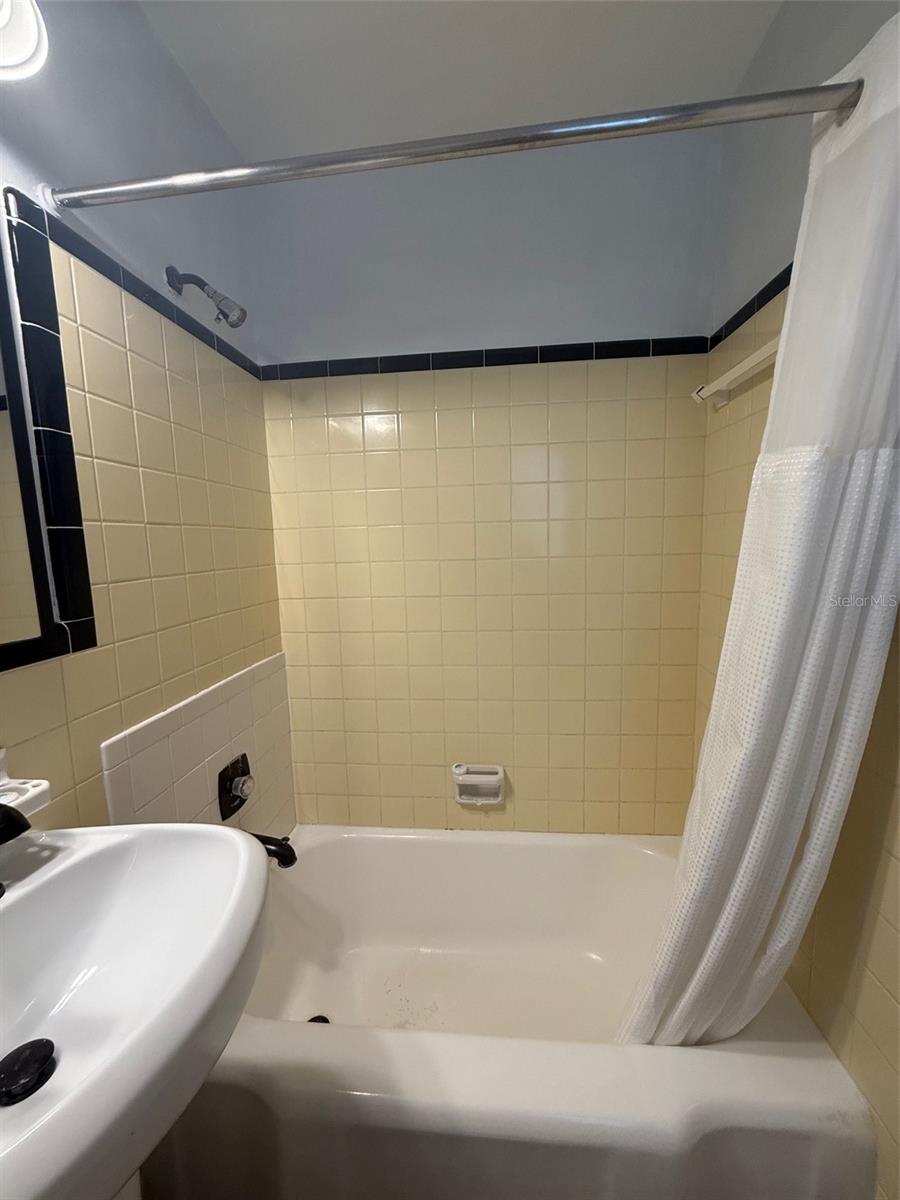 170 ROOSEVELT DR #10, SARASOTA, FL — photo 25