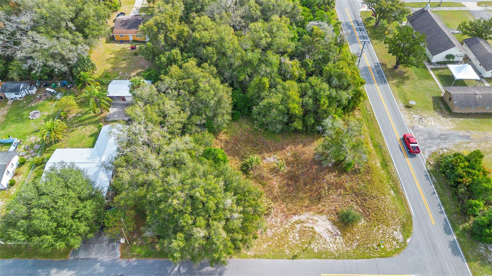 905 W BERESFORD AVE, DELAND, FL