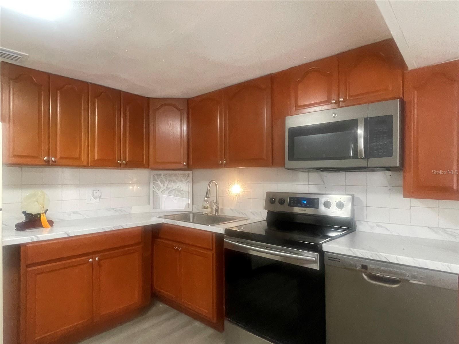 3950 45TH AVE N, ST PETERSBURG, FL — photo 17