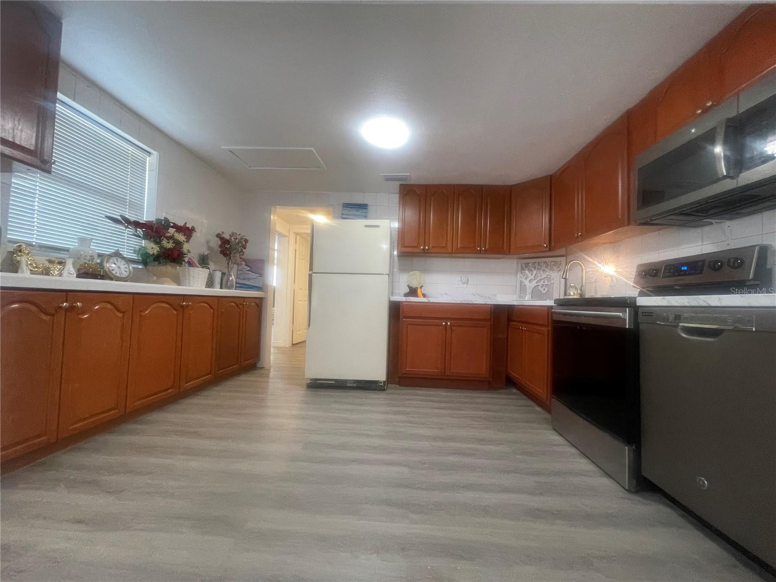 3950 45TH AVE N, ST PETERSBURG, FL — photo 18