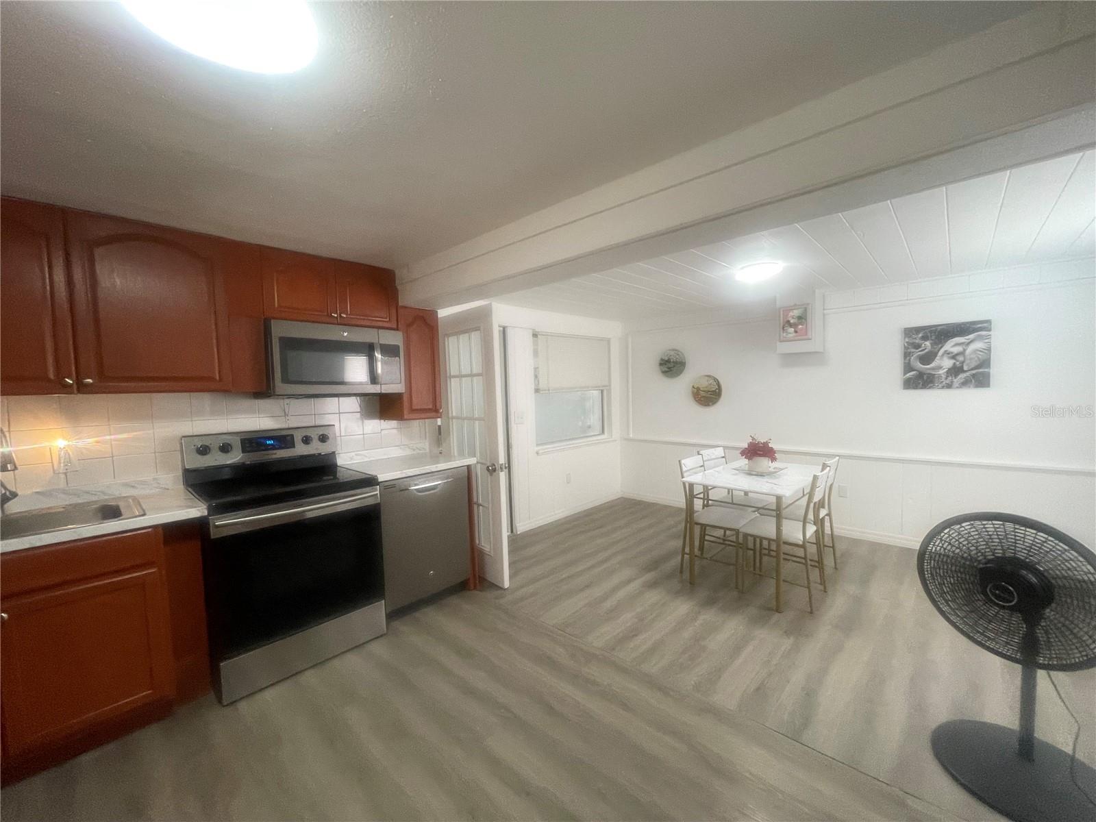 3950 45TH AVE N, ST PETERSBURG, FL — photo 21
