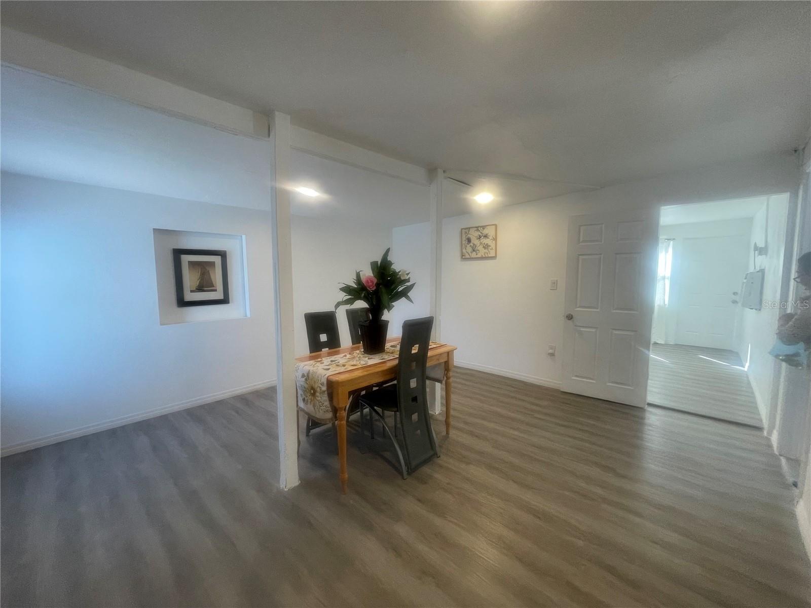 3950 45TH AVE N, ST PETERSBURG, FL — photo 37