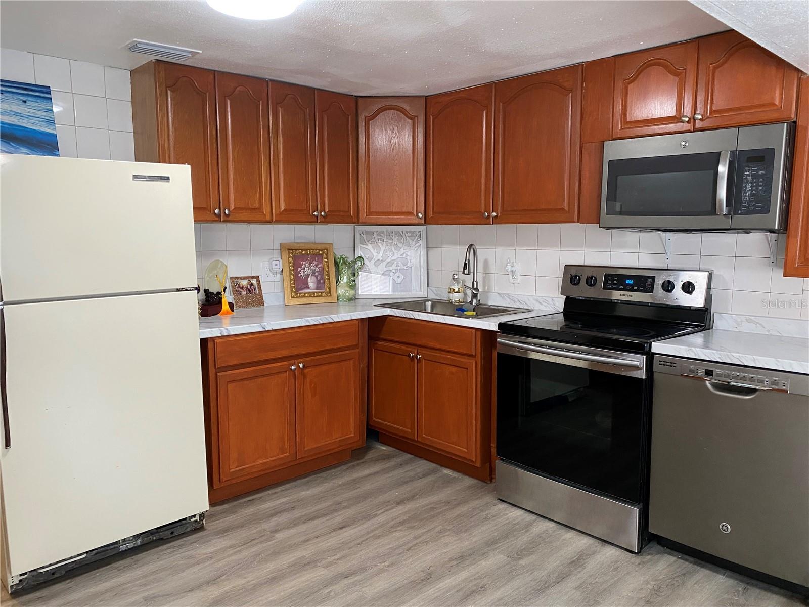 3950 45TH AVE N, ST PETERSBURG, FL — photo 25