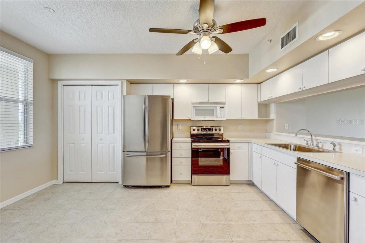 1200 COUNTRY CLUB DR #3405, LARGO, FL — photo 3