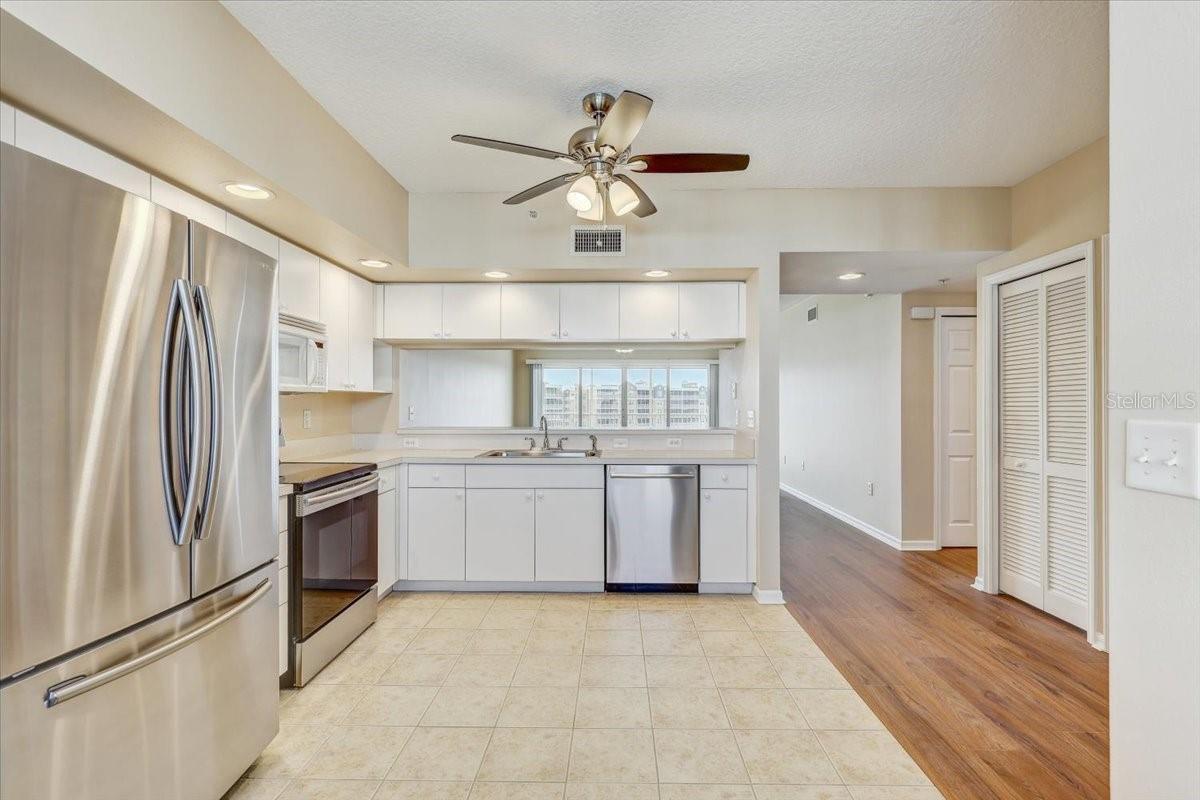 1200 COUNTRY CLUB DR #3405, LARGO, FL — photo 4