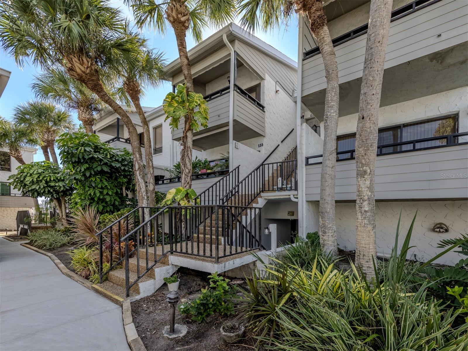 1555 TARPON CENTER DR #255, VENICE, FL