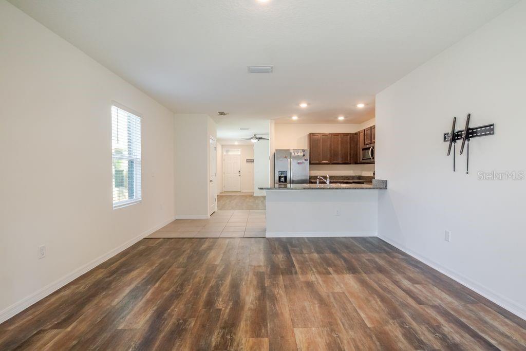 10945 TRAILING VINE DR, TAMPA, FL — photo 6