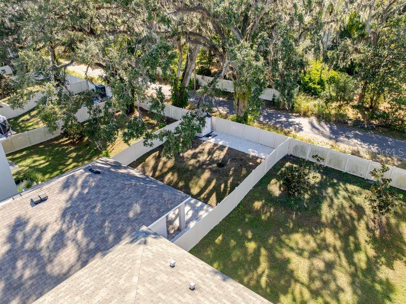 10945 TRAILING VINE DR, TAMPA, FL — photo 37