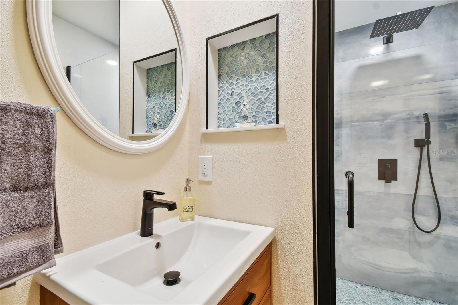315 MEDALLION BLVD #E, MADEIRA BEACH, FL — photo 27