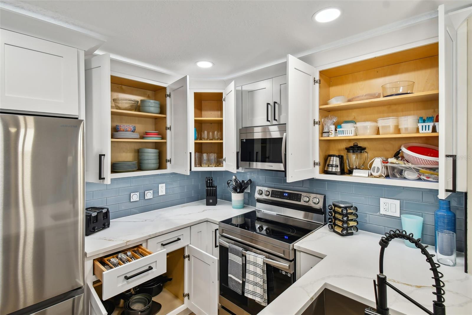 315 MEDALLION BLVD #E, MADEIRA BEACH, FL — photo 29