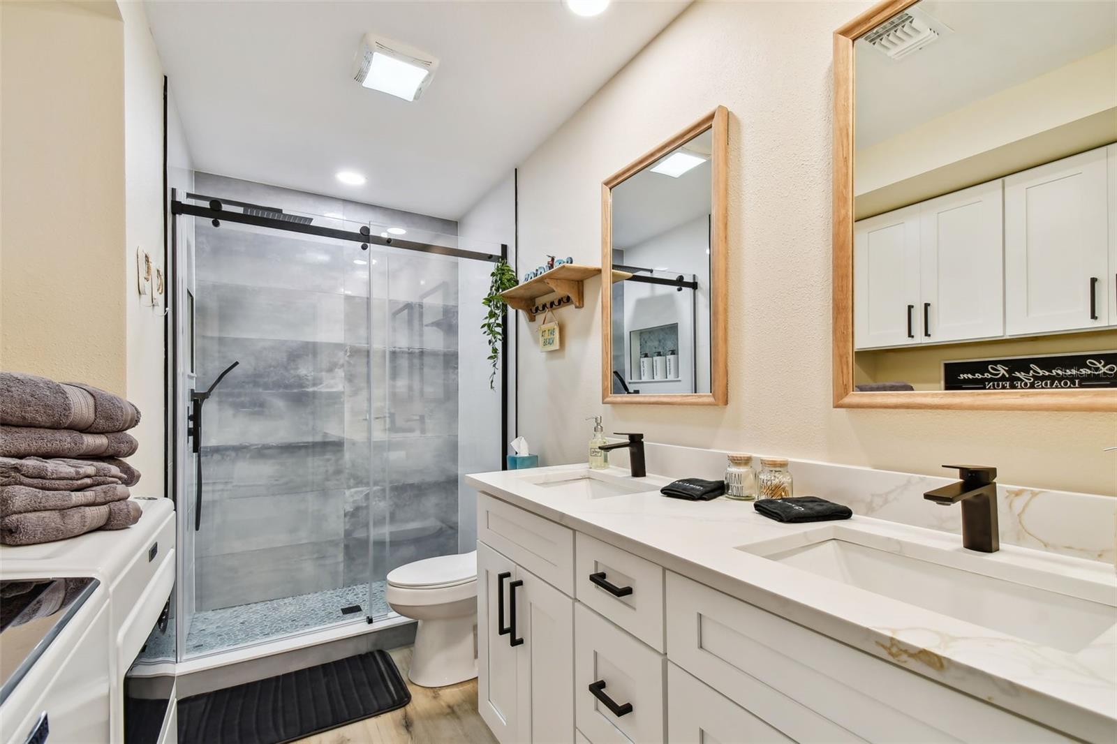 315 MEDALLION BLVD #E, MADEIRA BEACH, FL — photo 34