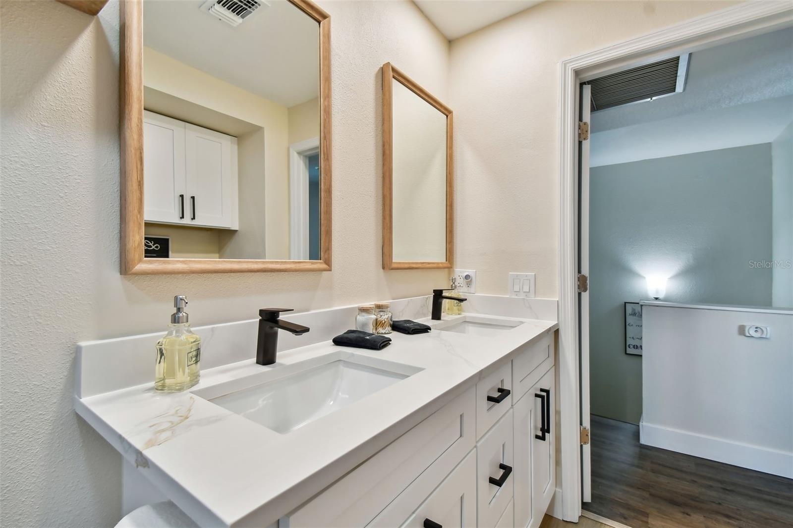 315 MEDALLION BLVD #E, MADEIRA BEACH, FL — photo 36
