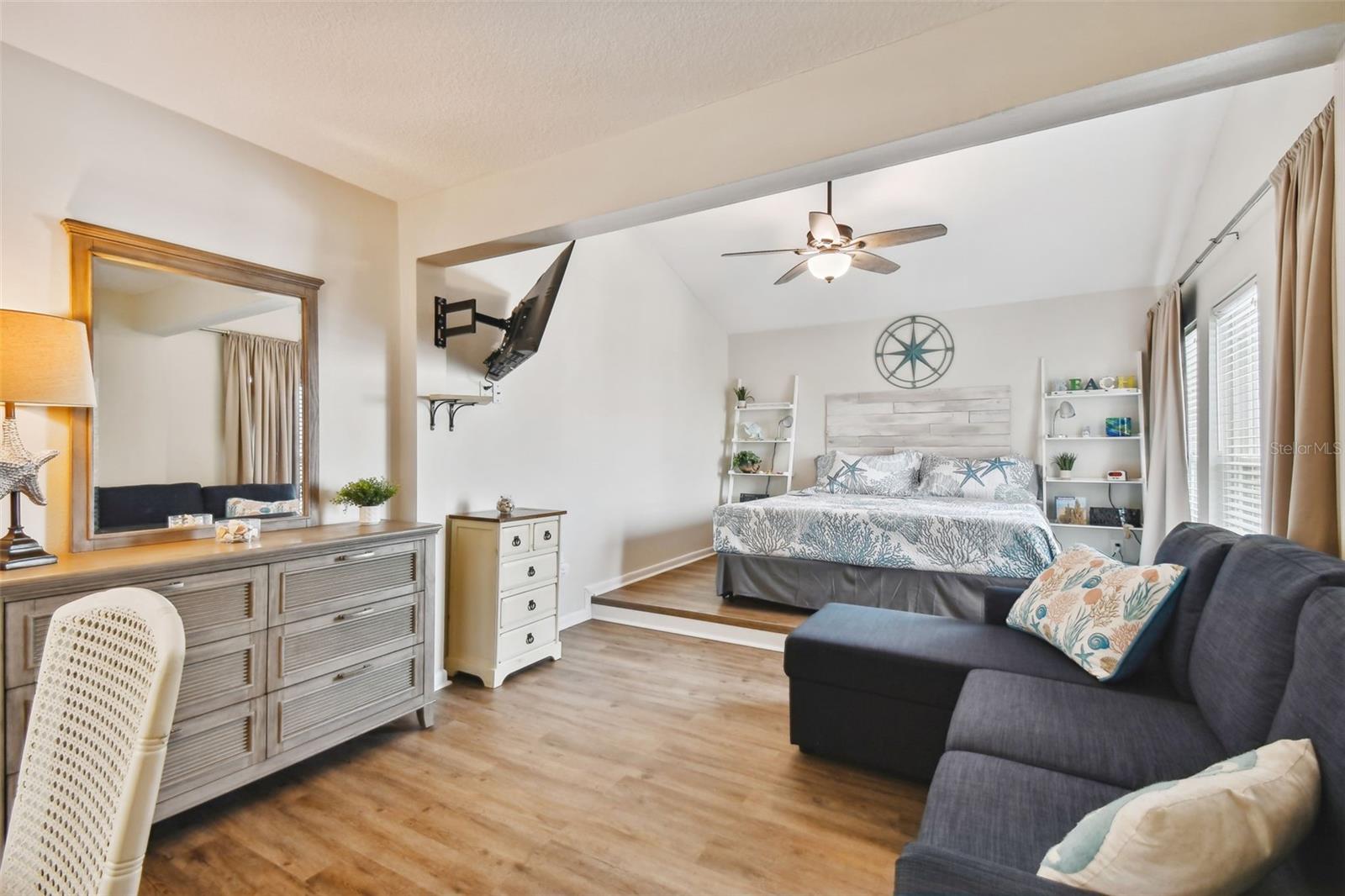 315 MEDALLION BLVD #E, MADEIRA BEACH, FL — photo 41