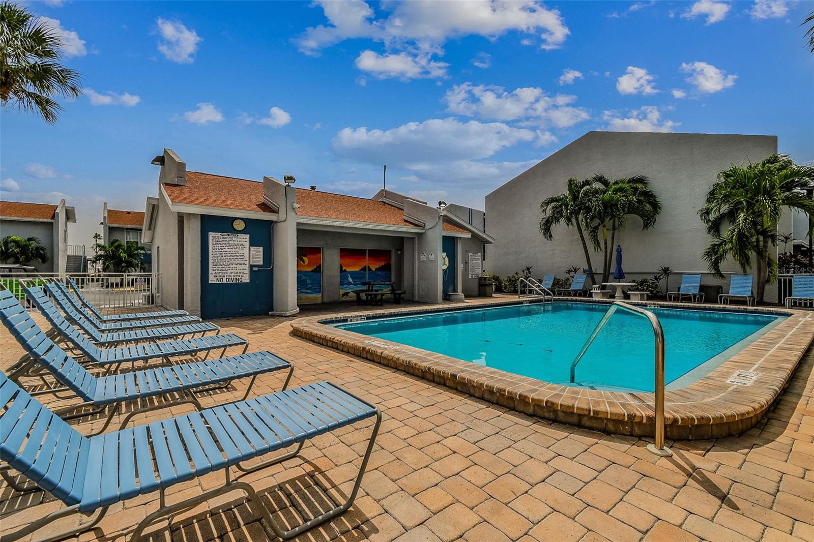 315 MEDALLION BLVD #E, MADEIRA BEACH, FL — photo 59