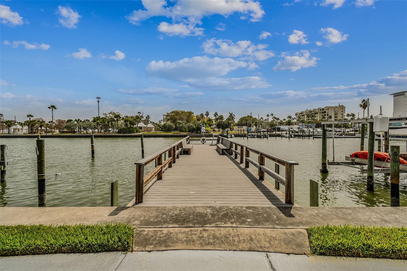 315 MEDALLION BLVD #E, MADEIRA BEACH, FL — photo 60