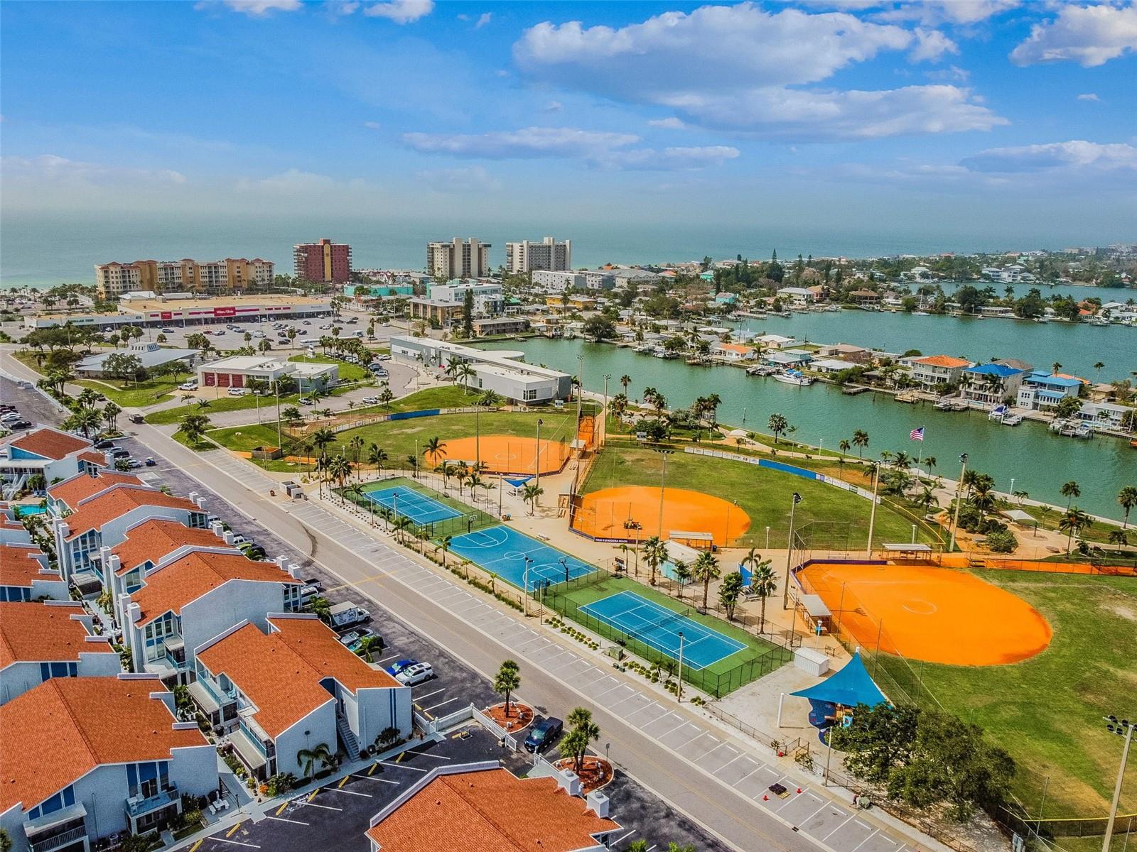 315 MEDALLION BLVD #E, MADEIRA BEACH, FL — photo 63