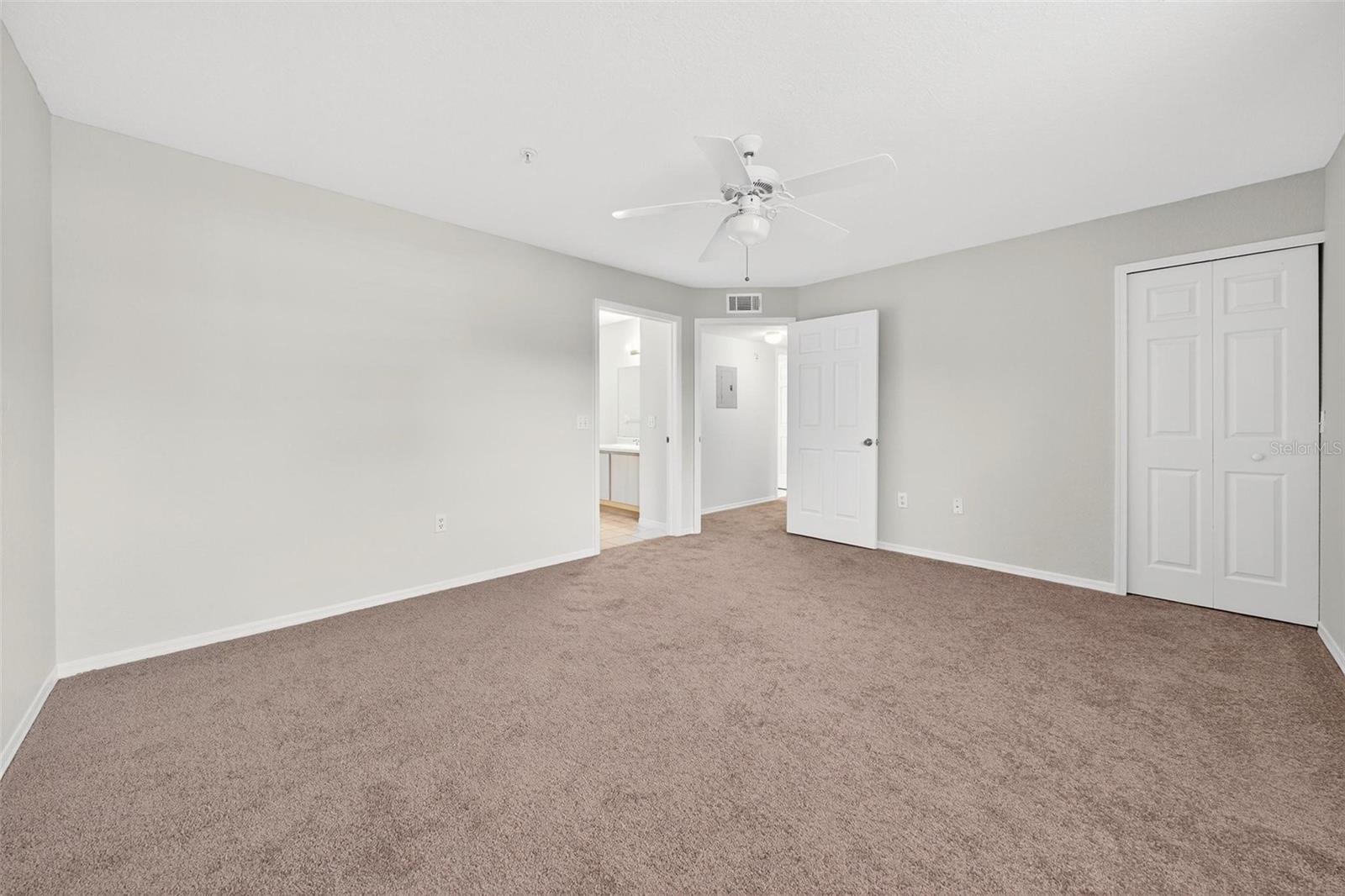 13917 FAIRWAY ISLAND DR #928, ORLANDO, FL — photo 37
