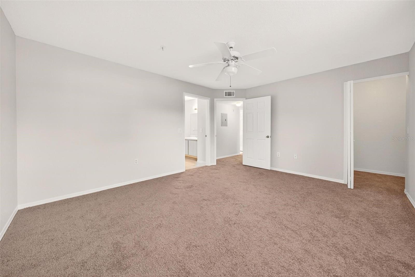 13917 FAIRWAY ISLAND DR #928, ORLANDO, FL — photo 38