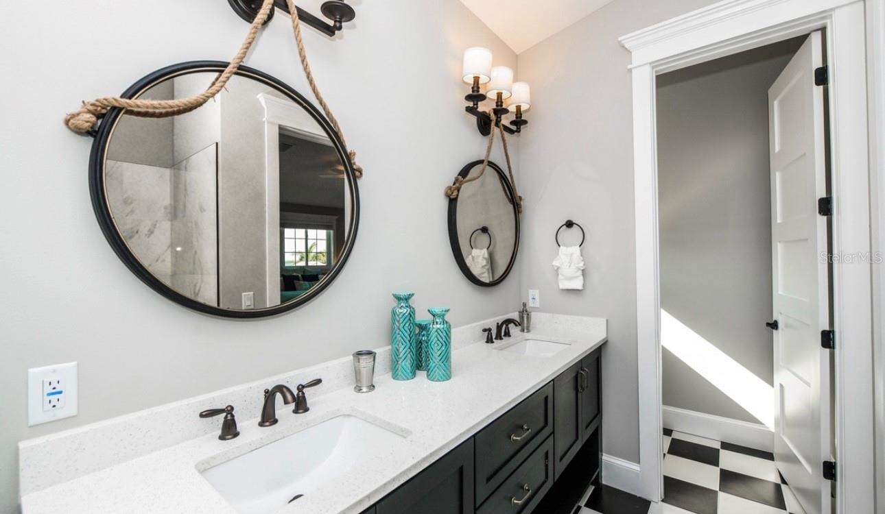 401 20TH PL, BRADENTON BEACH, FL — photo 33