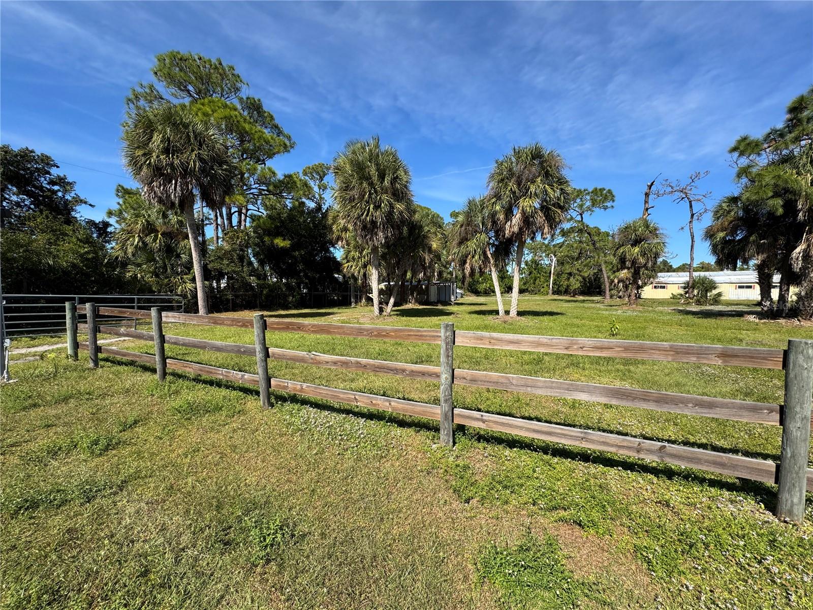 900 CRESTWOOD RD, ENGLEWOOD, FL — photo 32