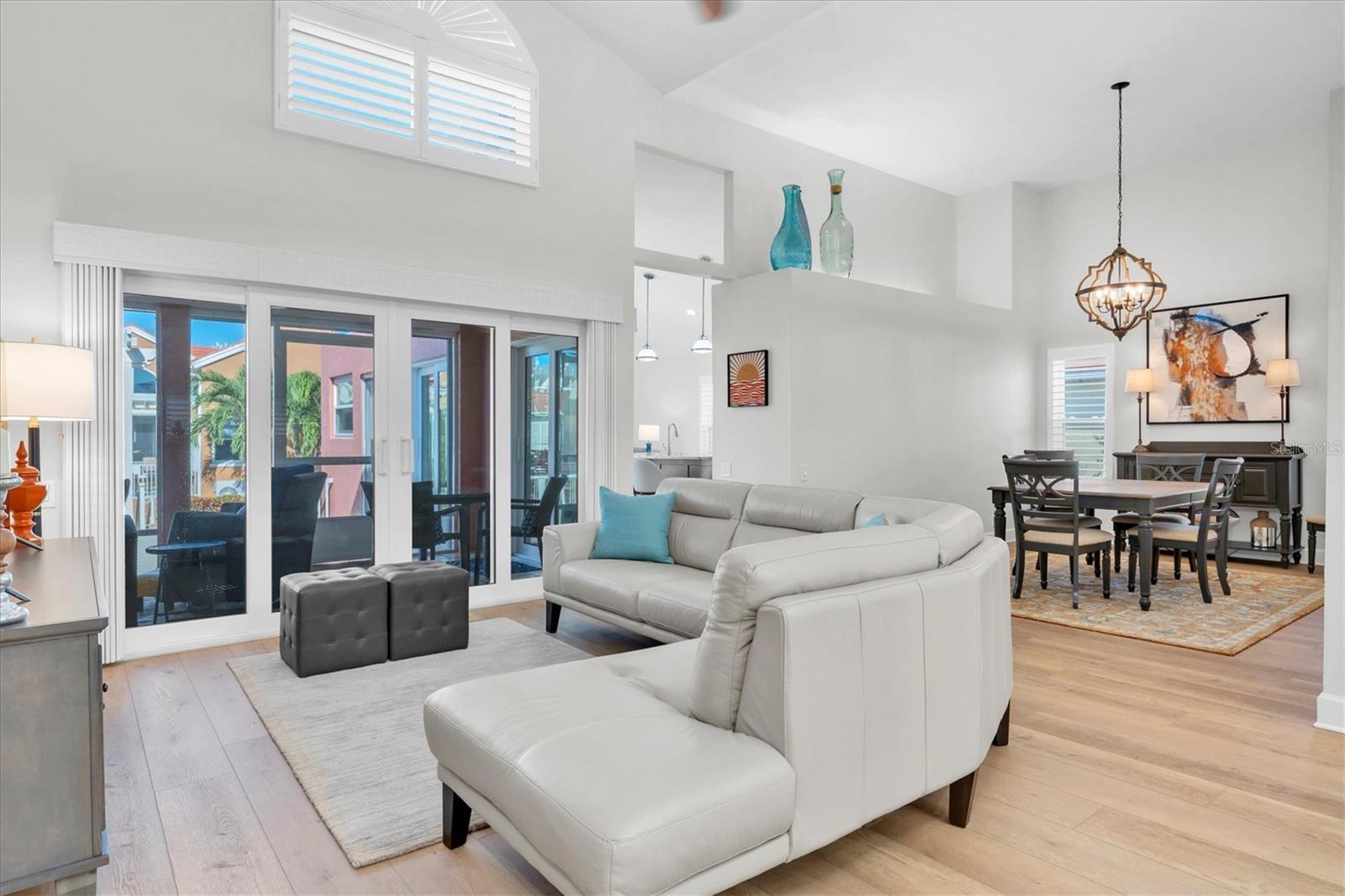 18 JEFFERSON CT S, ST PETERSBURG, FL — photo 2