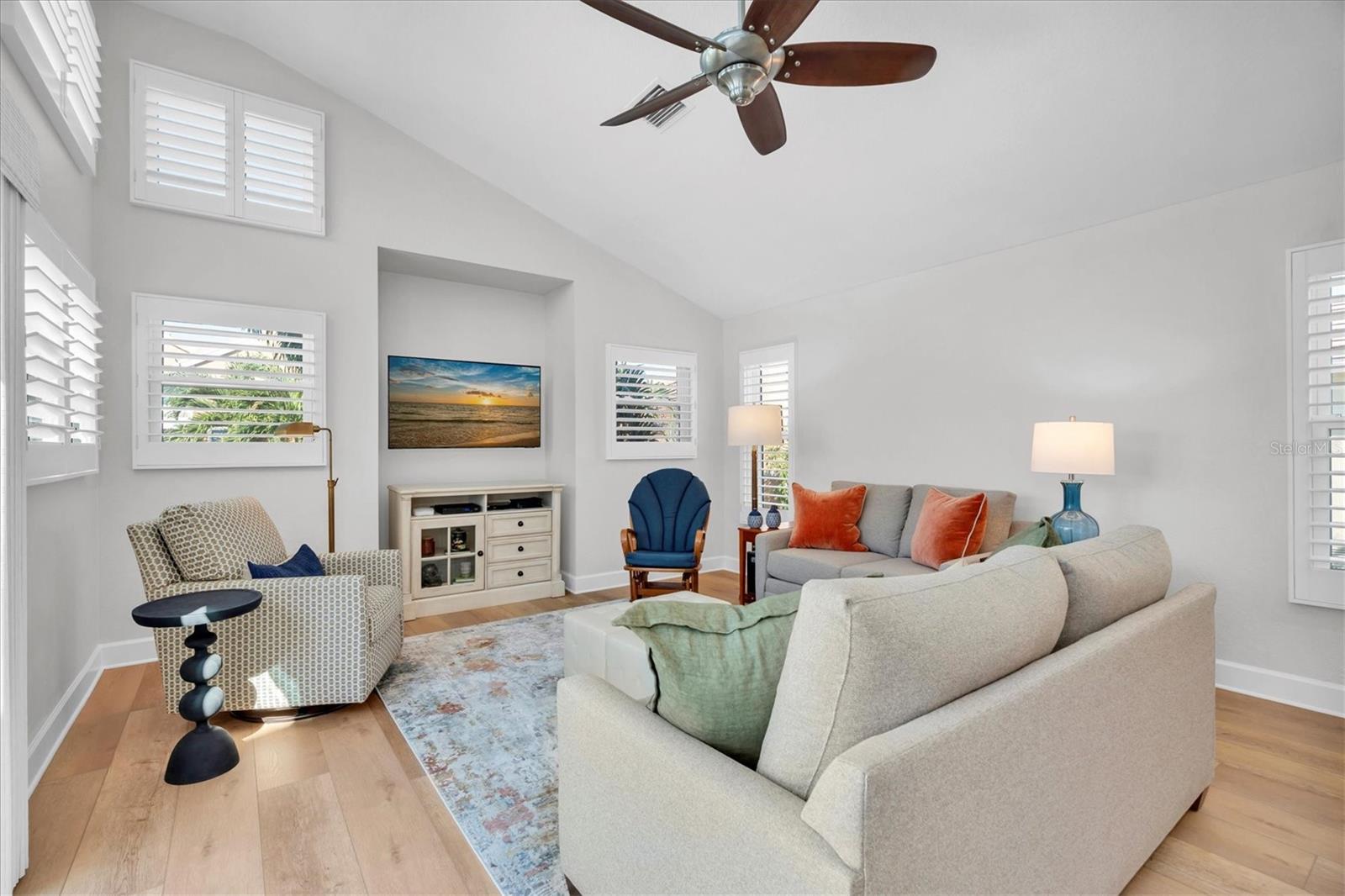 18 JEFFERSON CT S, ST PETERSBURG, FL — photo 15